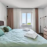 Marina Apartment *